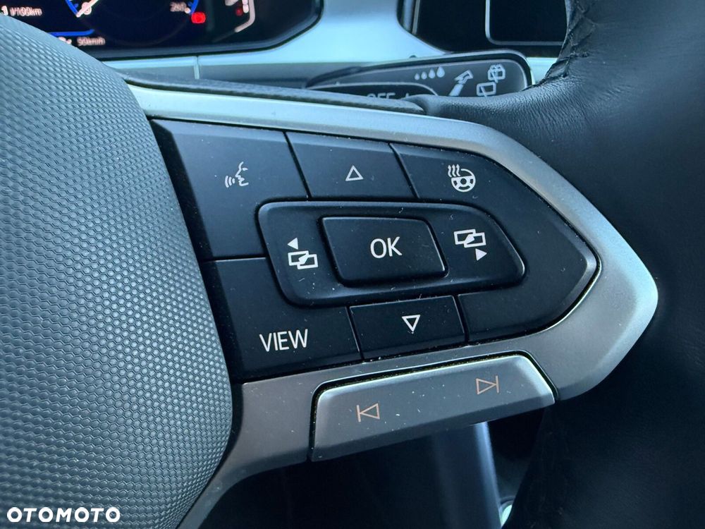 Volkswagen T-Roc - 23