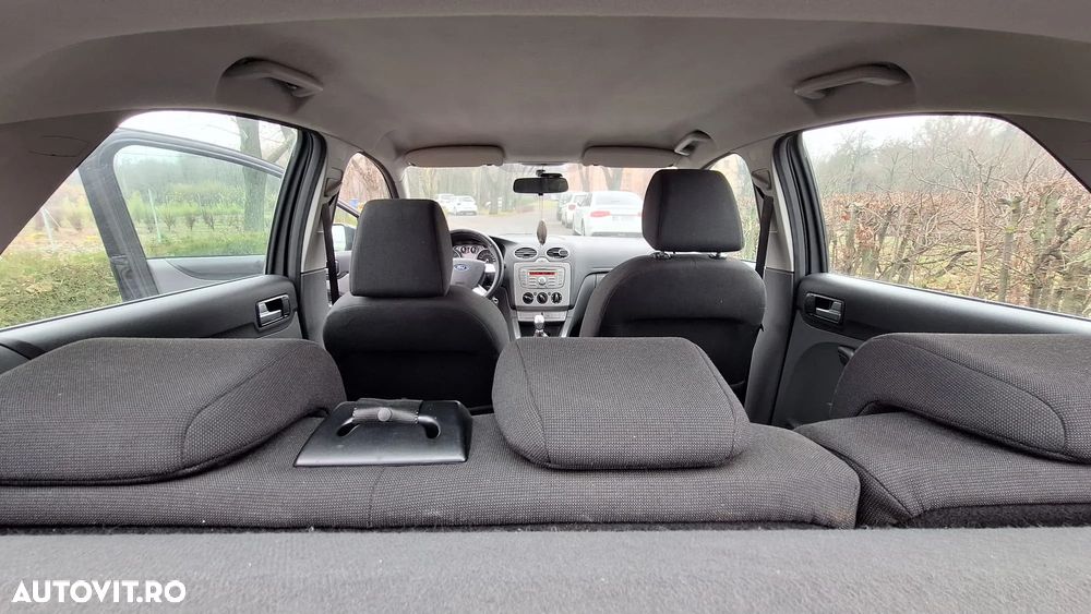 Ford Focus 1.4i Trend - 7