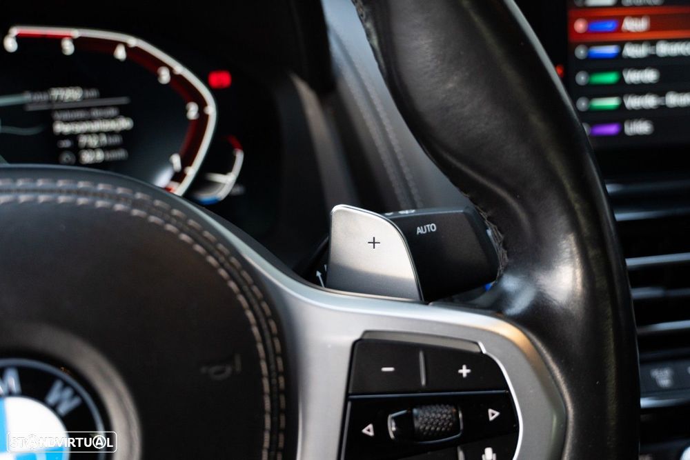 BMW 840 d xDrive Pack M - 16