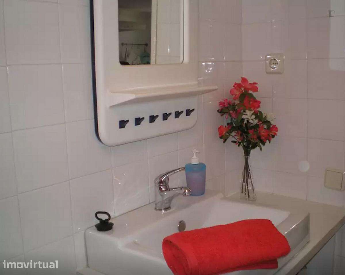 Apartamento com 1 quartos - localizado em Sé Lisbon - Grande imagem: 2/18