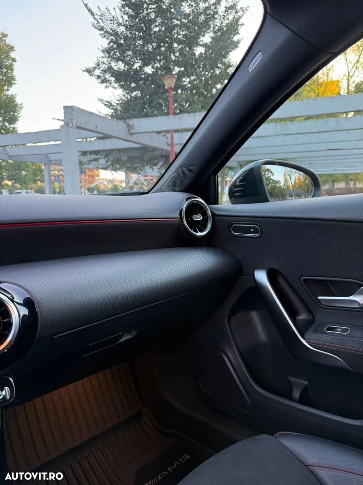 Mercedes-Benz A ver-180-d-7g--dct-amg-line - 12