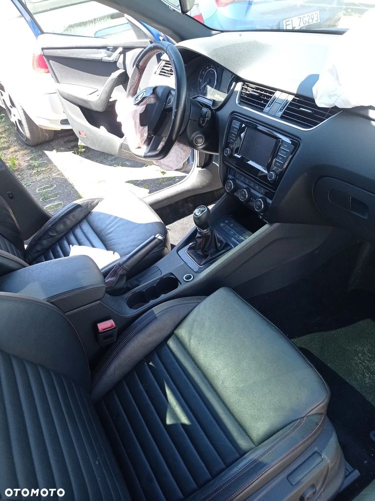 Skoda Octavia 2.0 TSI RS - 15