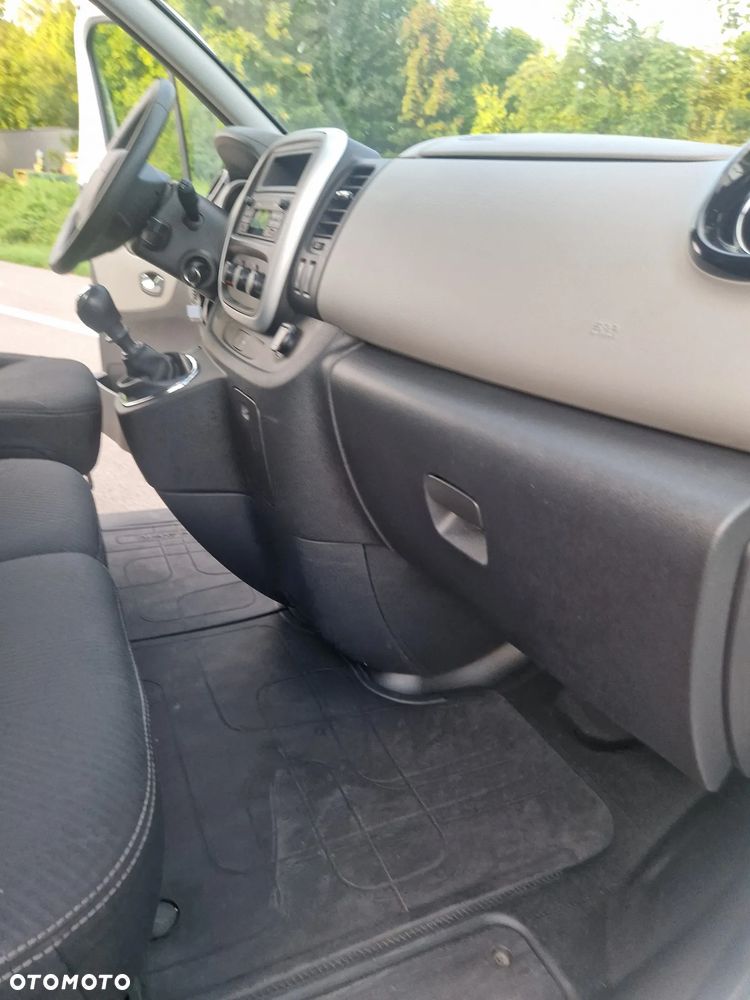 Renault Trafic - 16
