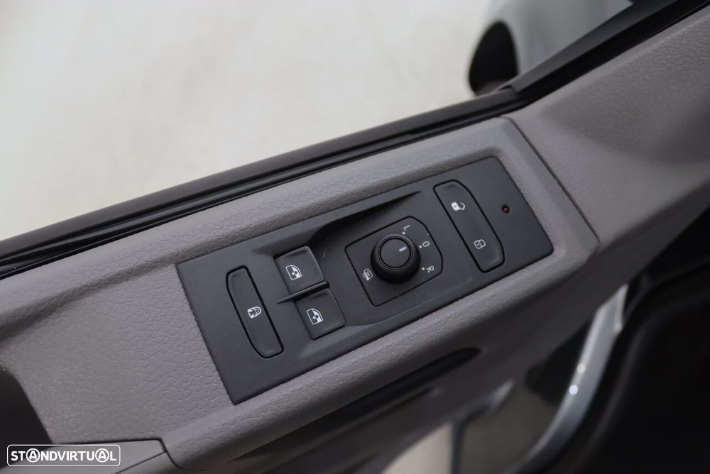 VW Transporter 2.0 TDI L.Business - 18