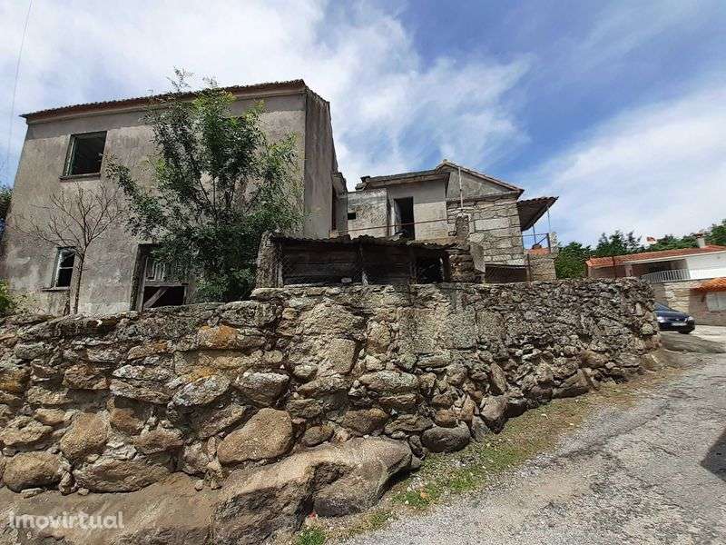 Vende-se Moradia em pedra para remodelação - Grande imagem: 3/12