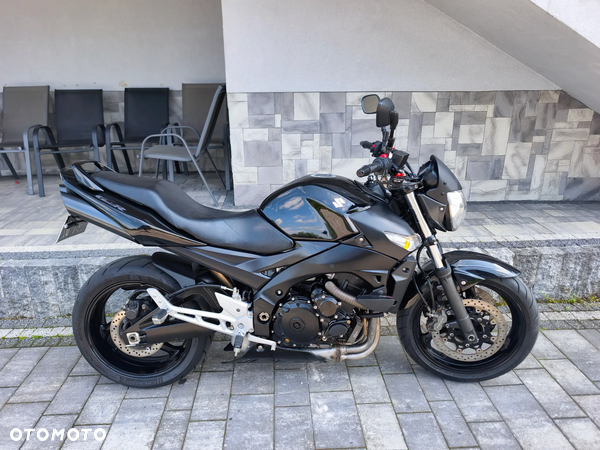 Suzuki GSR