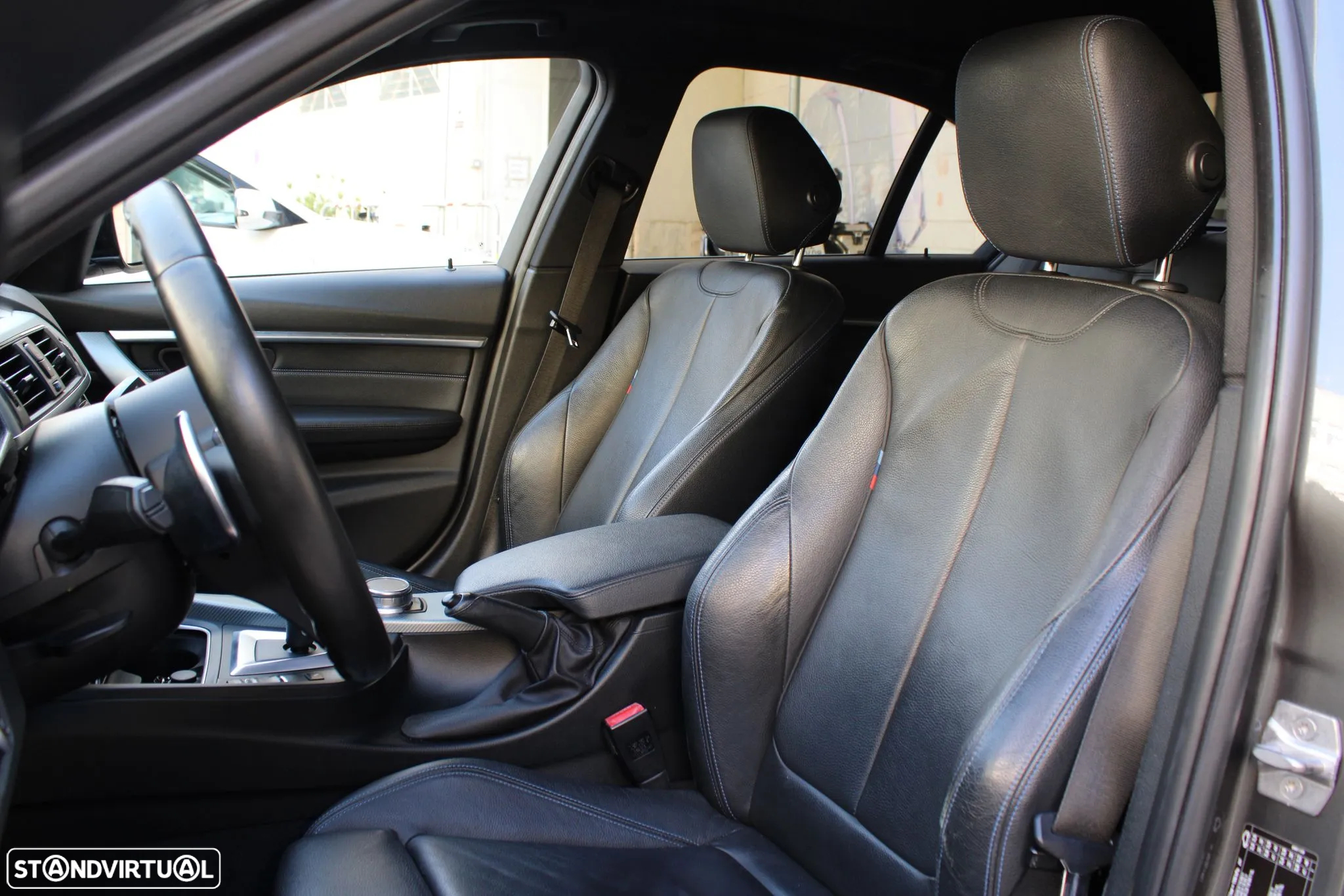 BMW 330 e iPerformance Pack M - 28