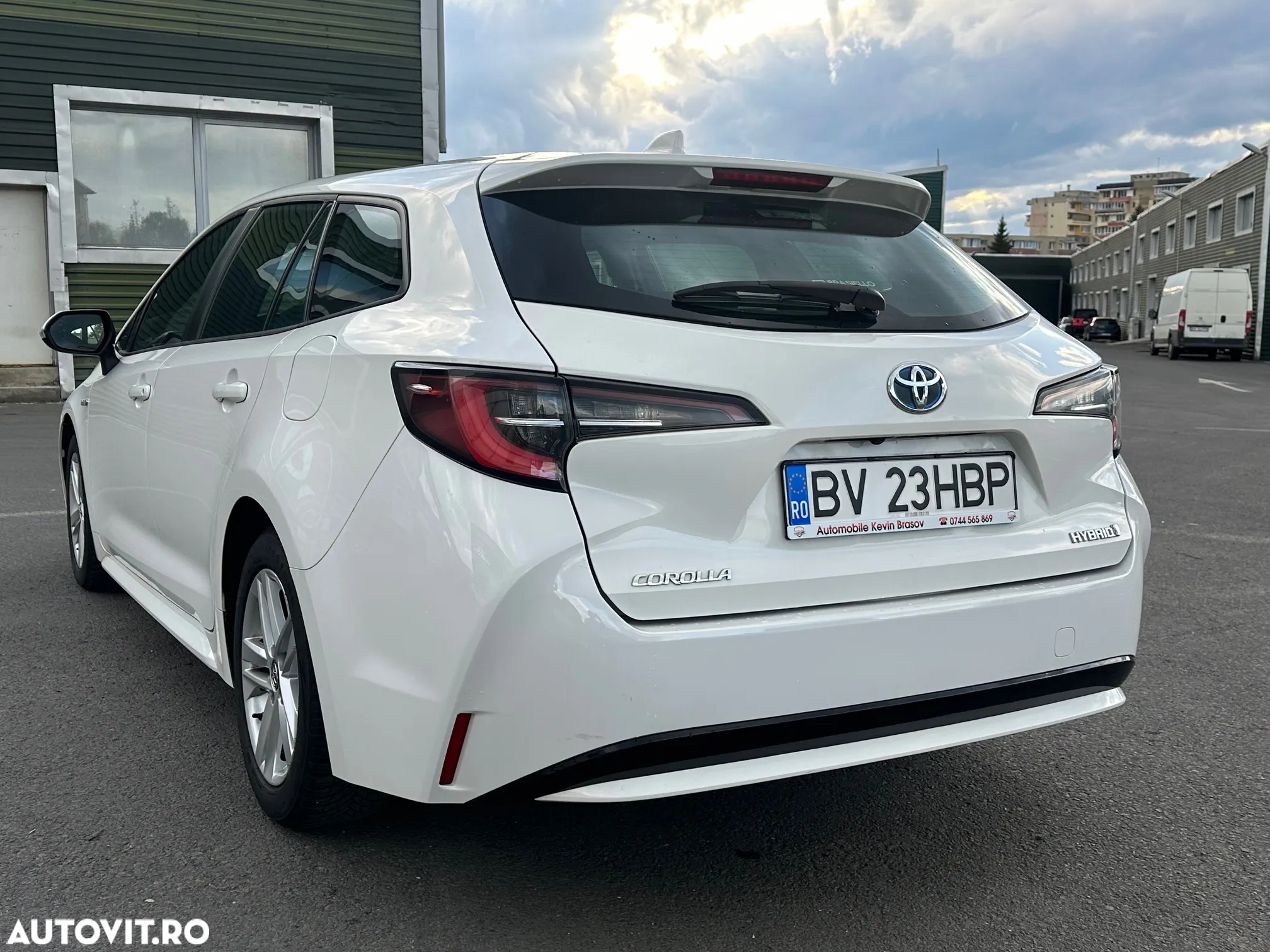 Toyota Corolla 1.8 Hybrid Business Edition - 19