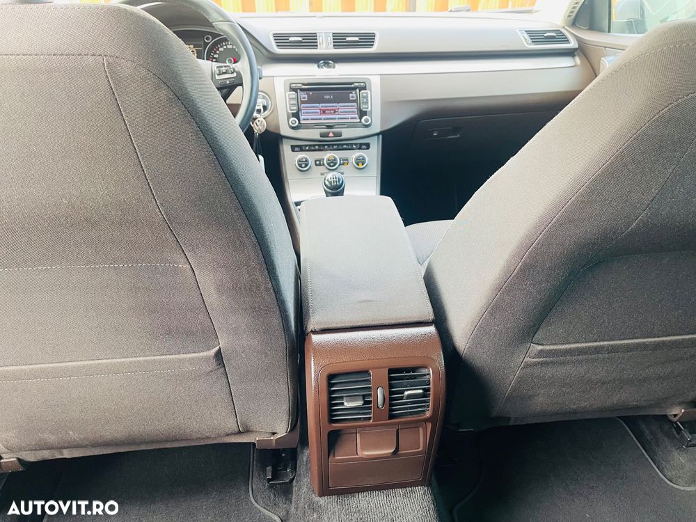 Volkswagen Passat - 15