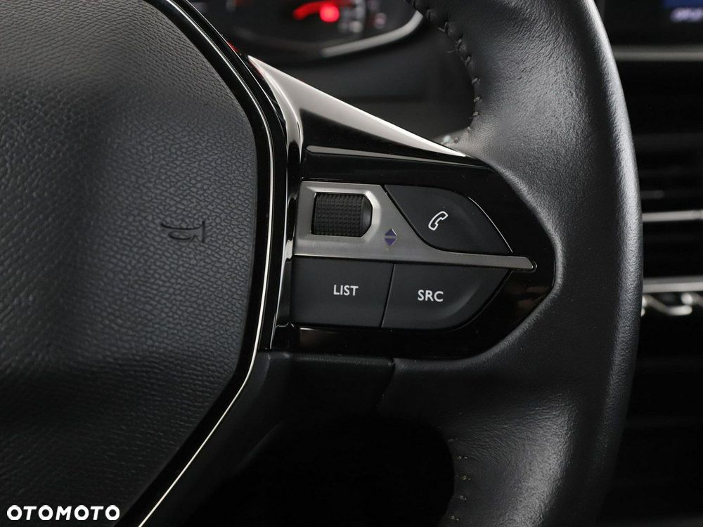 Peugeot 2008 PureTech 100 Allure - 31