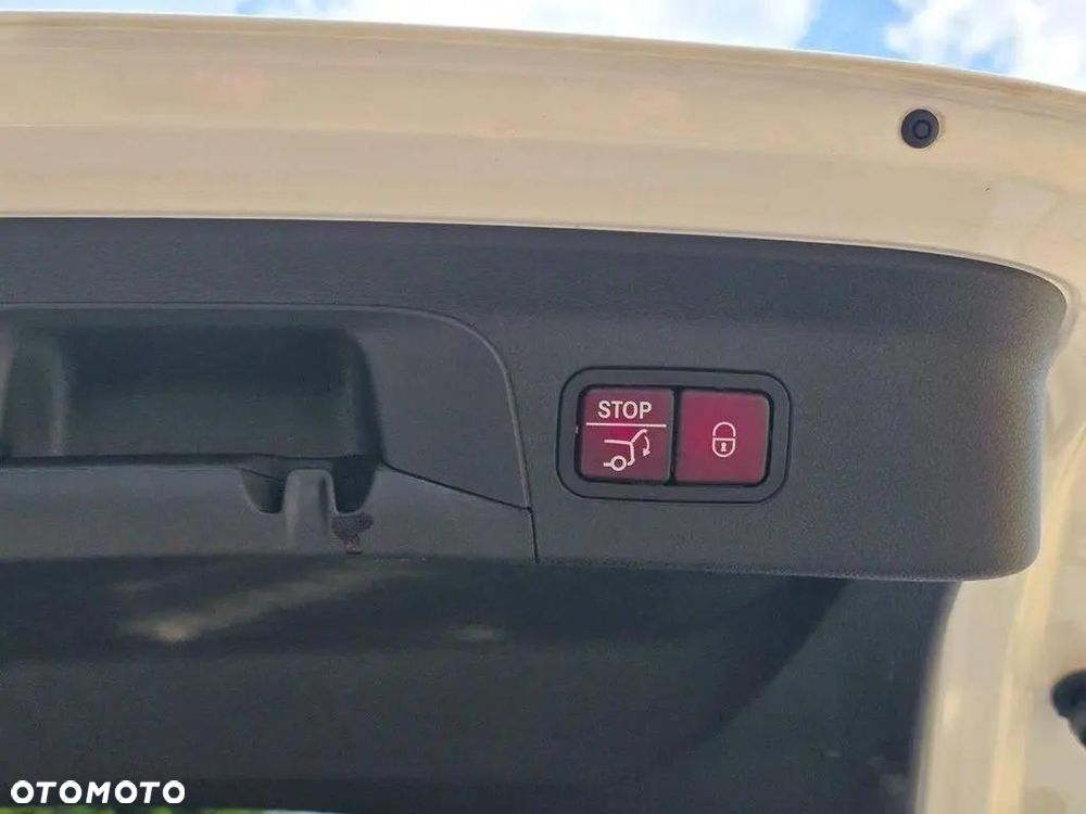 Mercedes-Benz GLC - 31