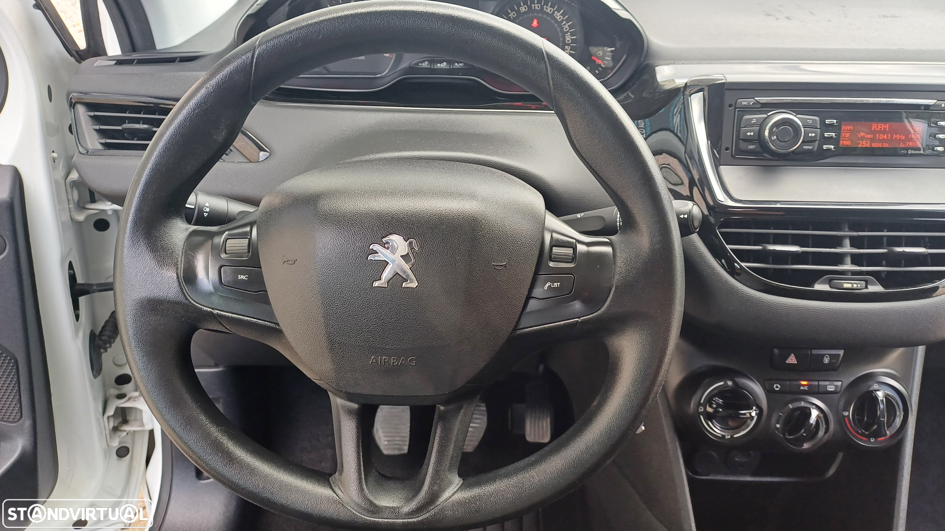 Peugeot 208 1.4 HDi - 17