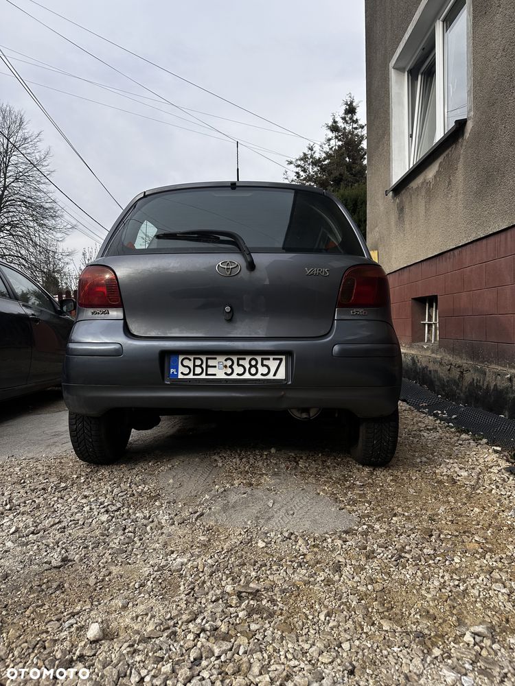 Toyota Yaris 1.4 D-4D Base - 3
