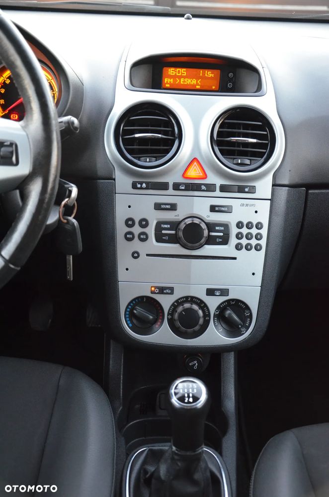 Opel Corsa 1.4 16V 150 Jahre - 19