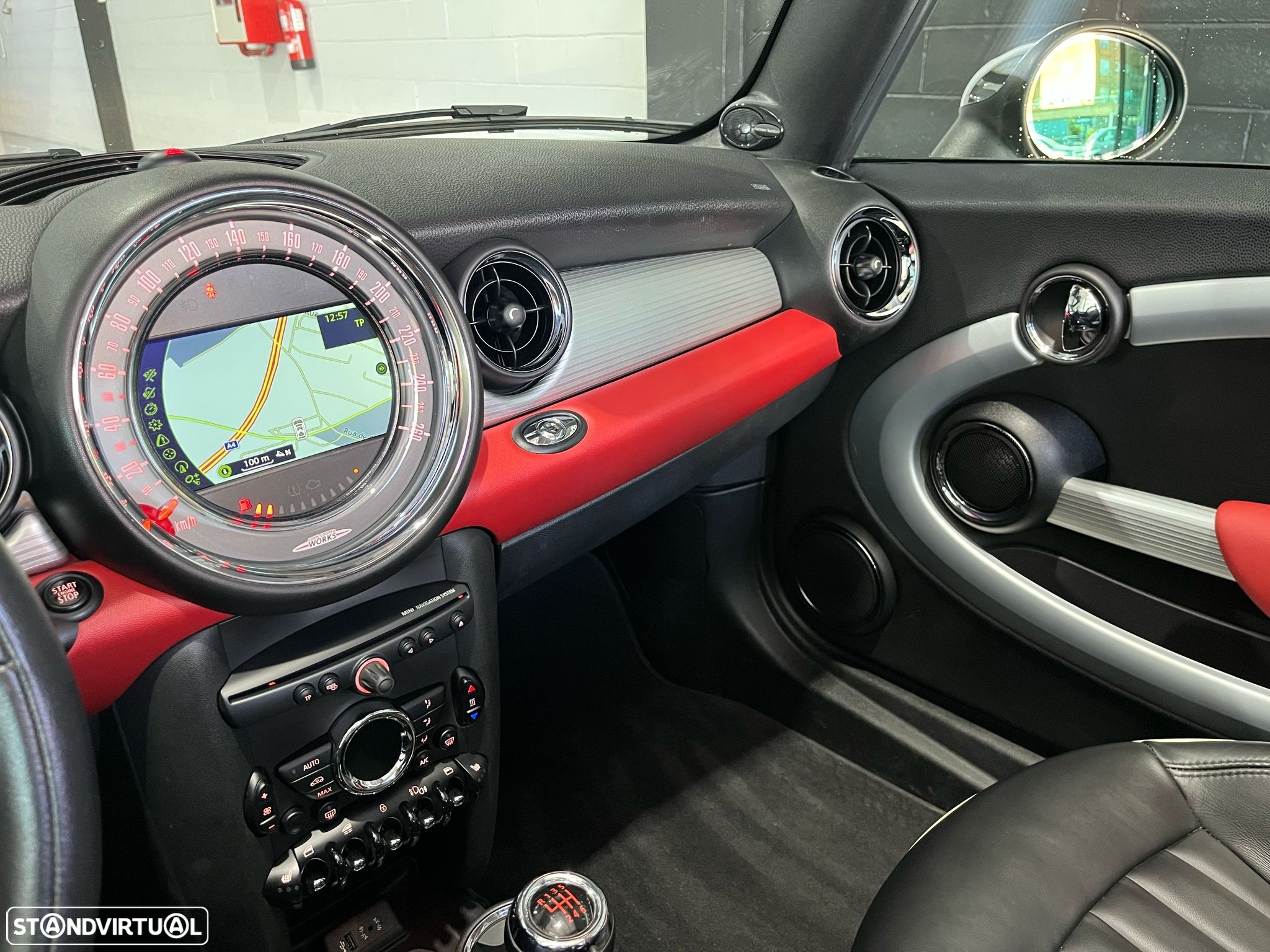 MINI Cabrio John Cooper Works - 15