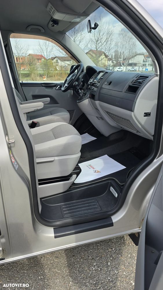 Volkswagen Caravelle - 9