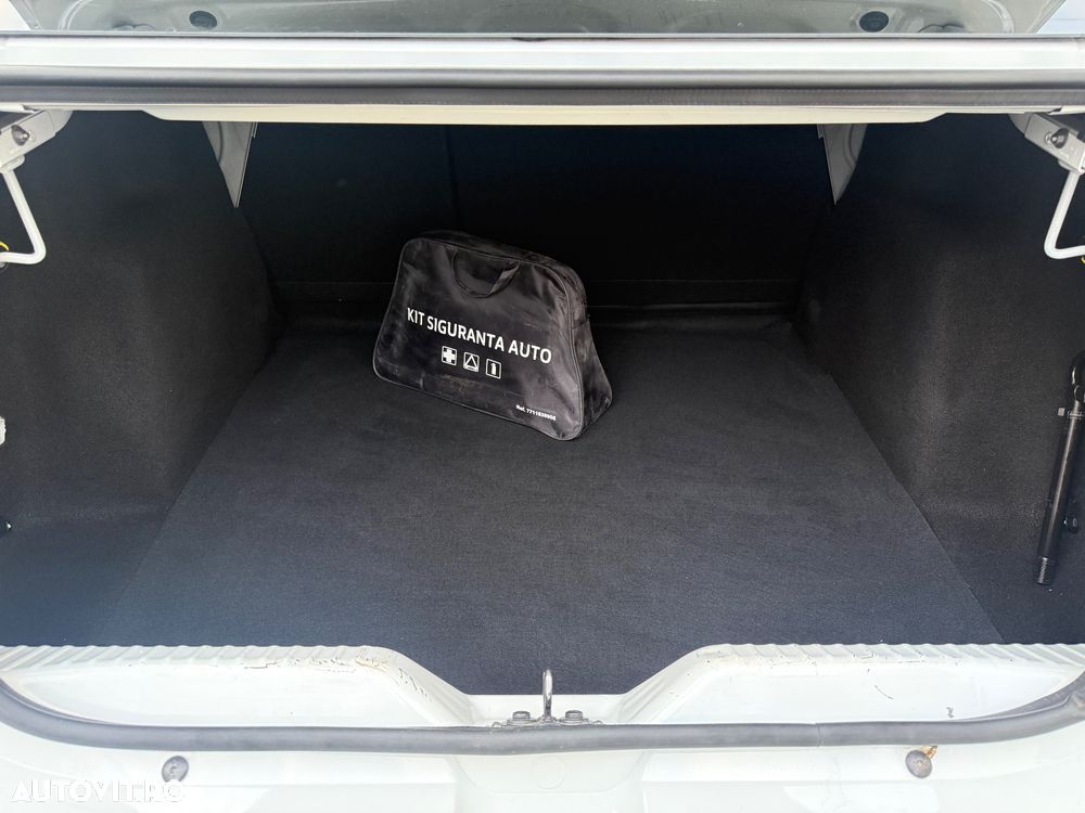 Dacia Logan TCe 90 MT6 Expression - 16