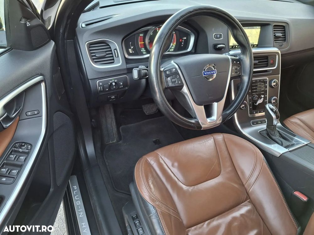 Volvo V60 D6 Plug-In-Hybrid AWD Geartronic Summum - 9