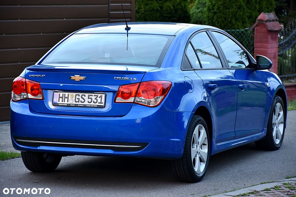 Chevrolet Cruze 1.8 LS+ - 4
