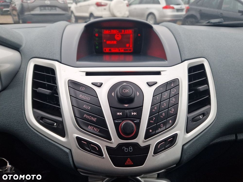 Ford Fiesta 1.4 Titanium - 13