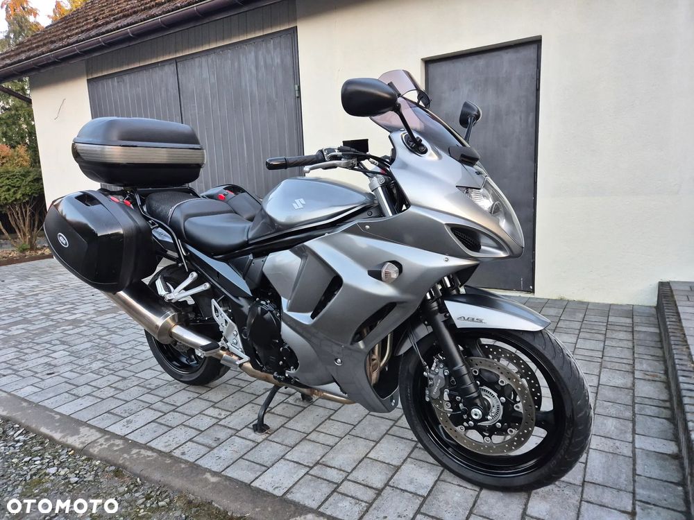 Suzuki GSX - 4