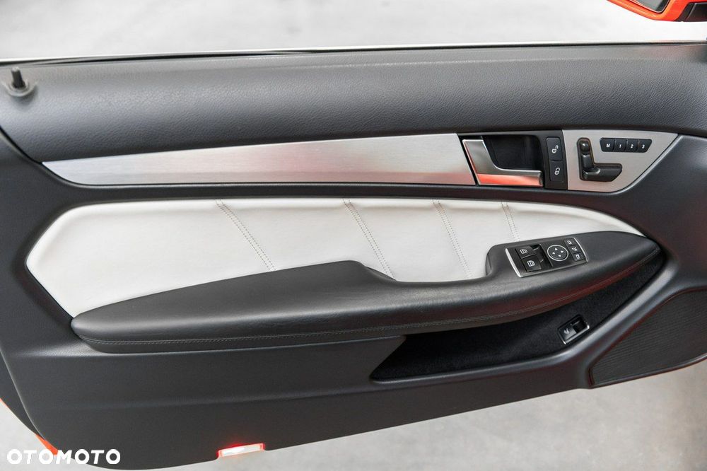 Mercedes-Benz Klasa C - 33