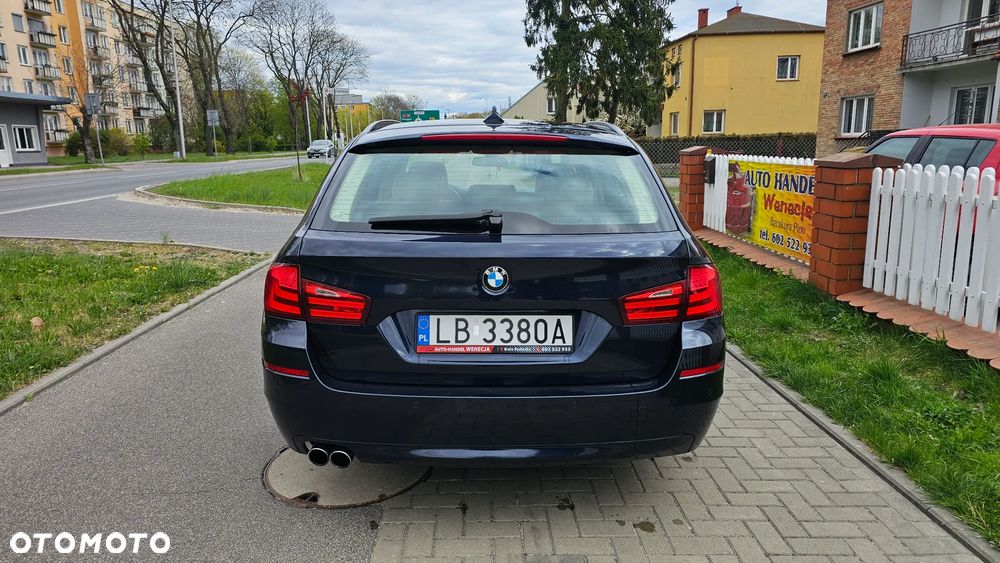 BMW Seria 5 525d xDrive - 23