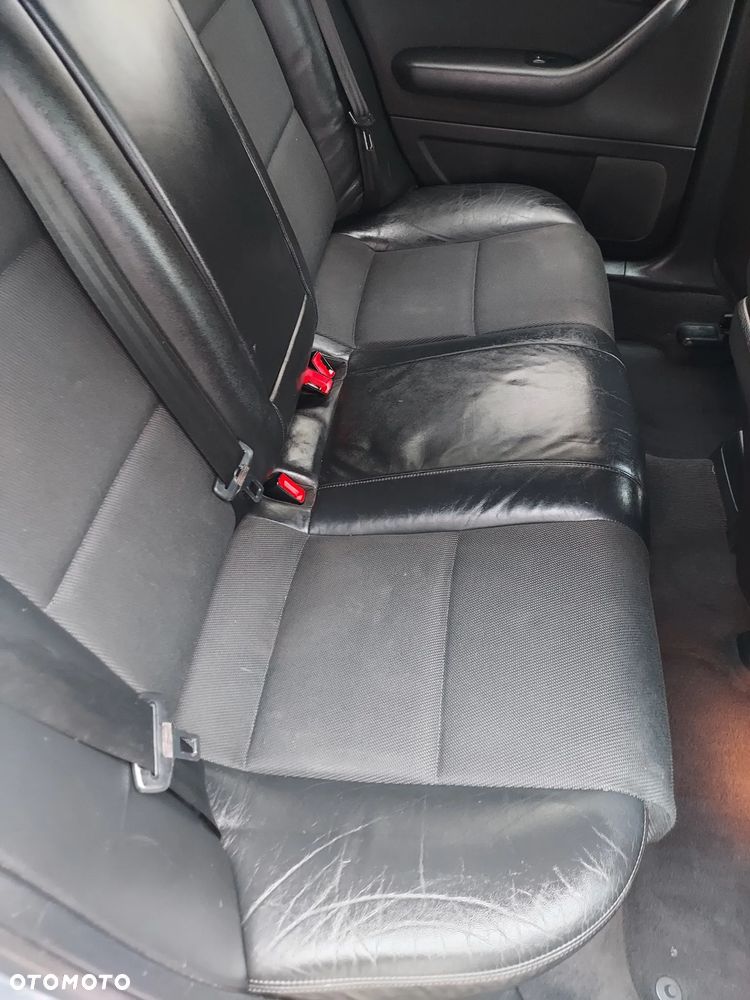Audi A4 Avant 2.0 TDI - 8