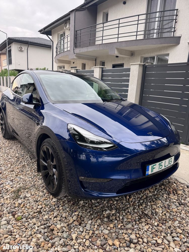 Tesla Model Y - 1