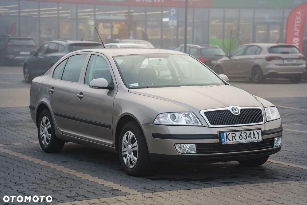 Skoda Octavia 1.6 FSI Ambiente - 1