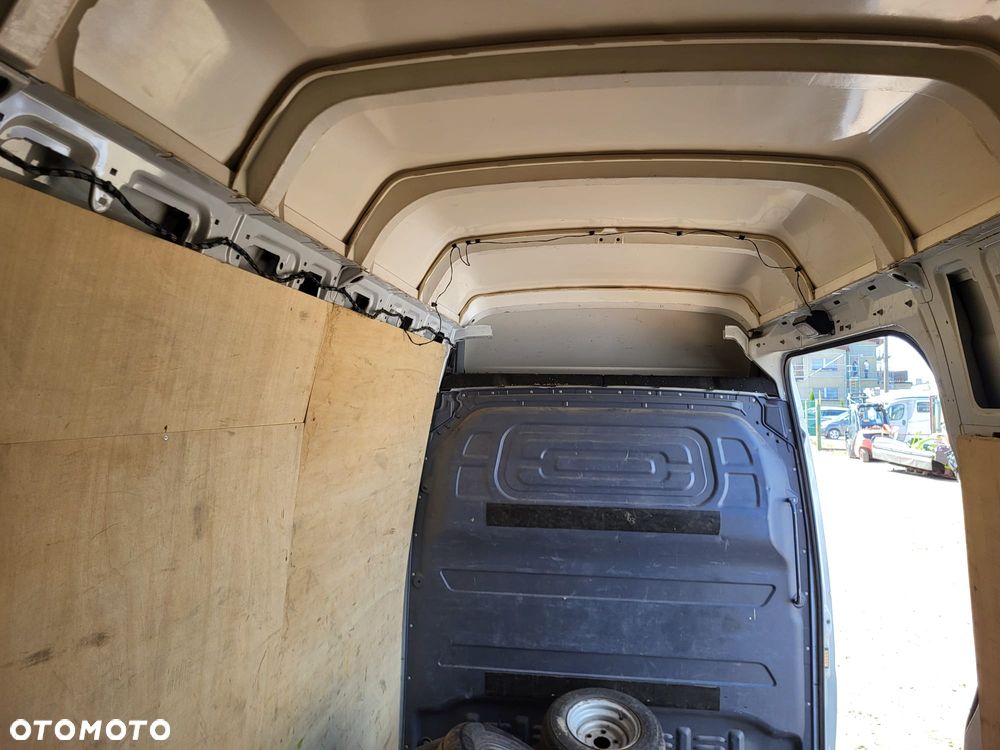 Mercedes-Benz Sprinter - 9