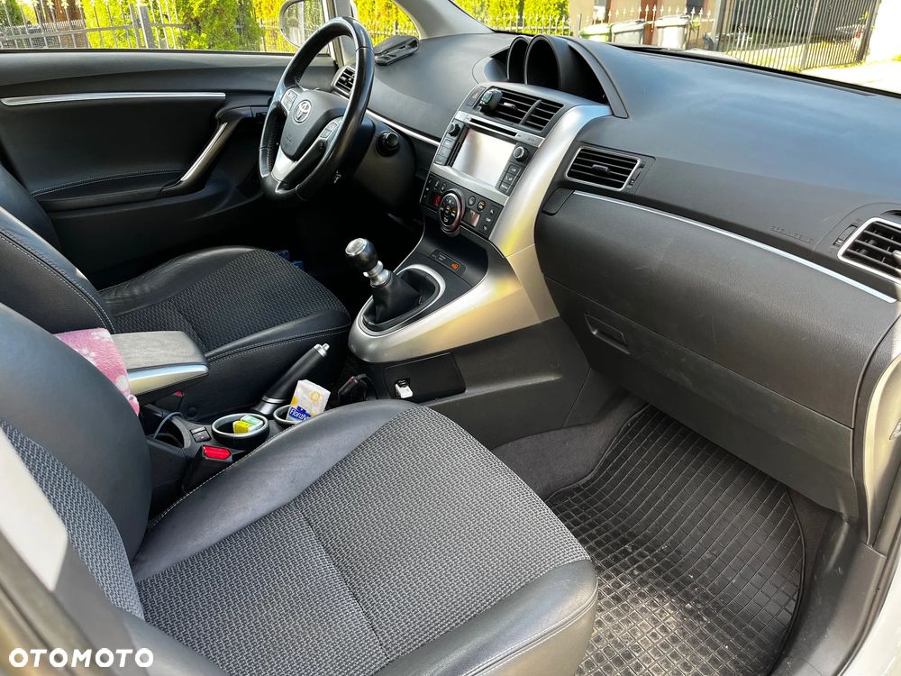 Toyota Verso 1.8 Prestige 7os - 4