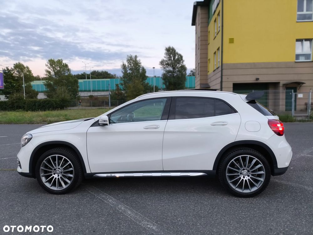 Mercedes-Benz GLA 250 4-Matic AMG Line - 10