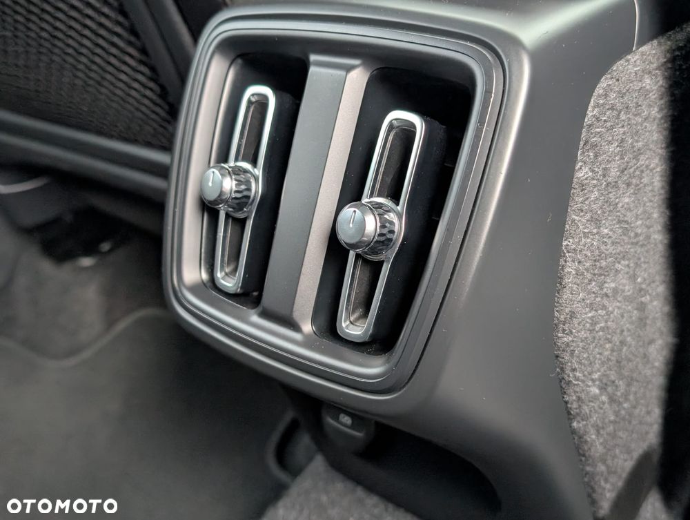 Volvo XC 40 T5 AWD R-Design - 23