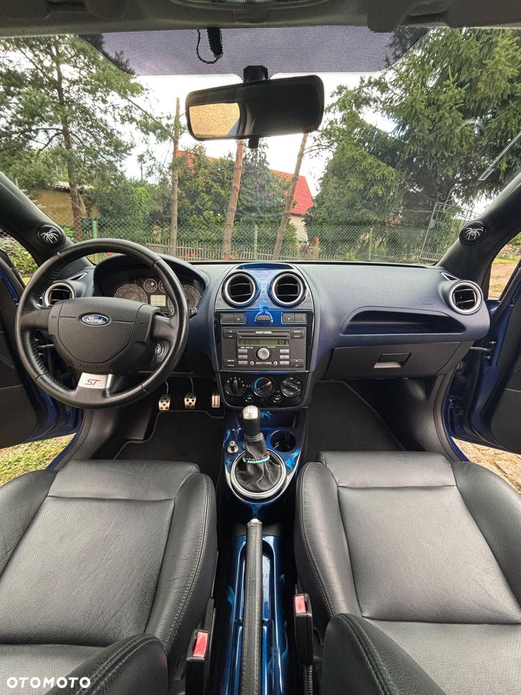 Ford Fiesta - 10