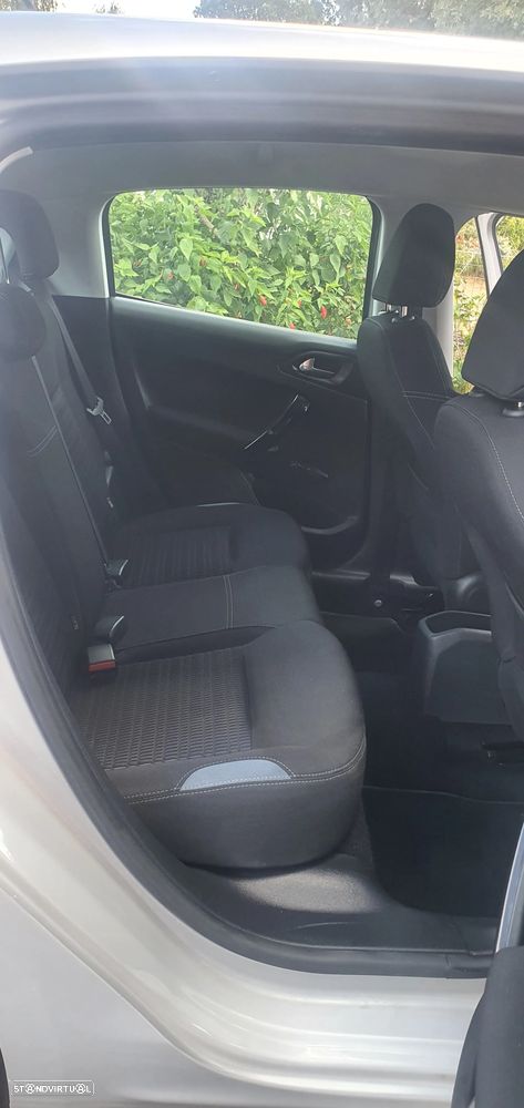 Peugeot 208 e-HDi FAP 92 EGS6 Stop&Start Allure - 6