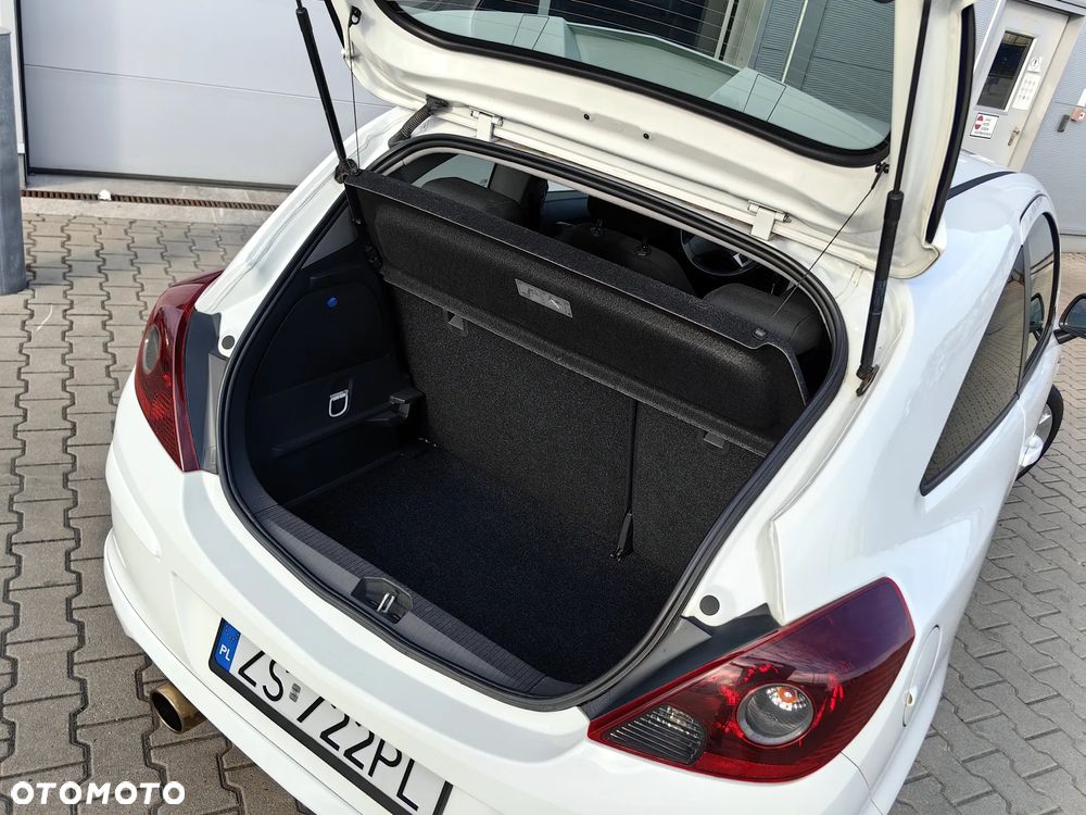 Opel Corsa 1.6T GSI - 36