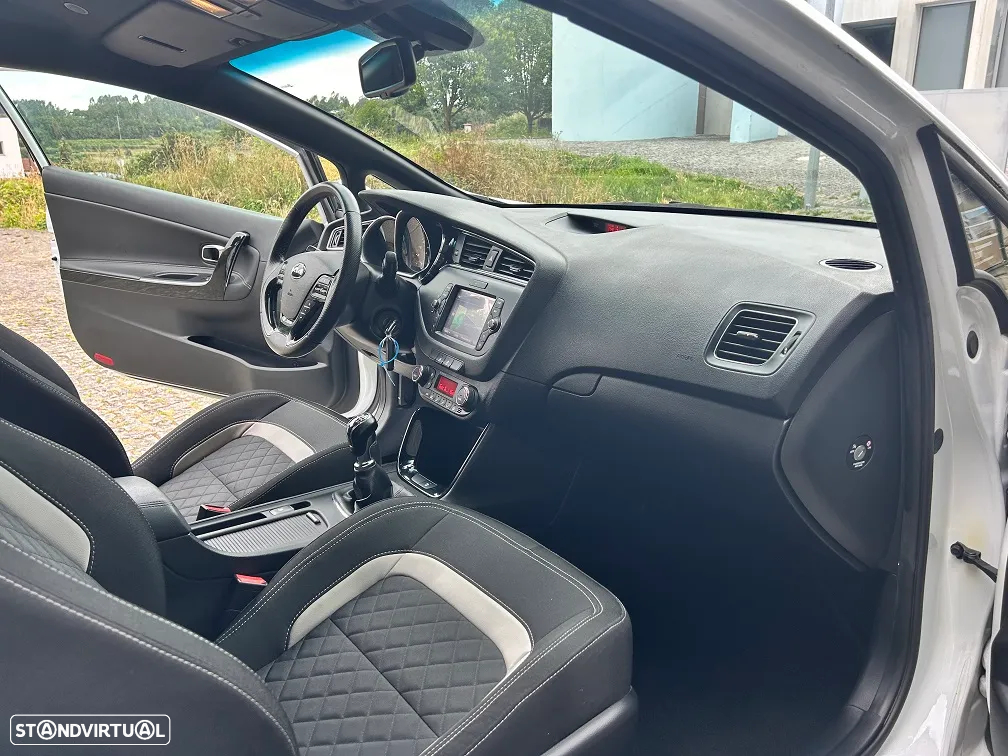 Kia Ceed S Coupé 1.6 CRDi GT Line - 18