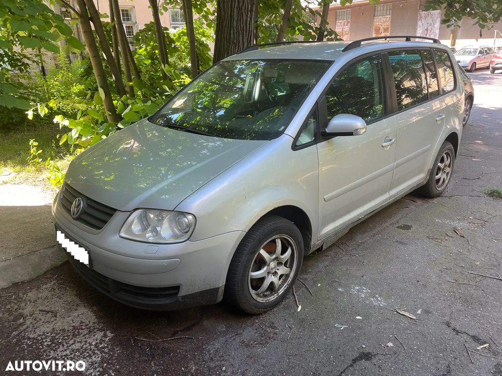 Dezmembrez VW Volkswagen Touran 2005 gri argintiu 2.0 TDI 7 locuri - 1
