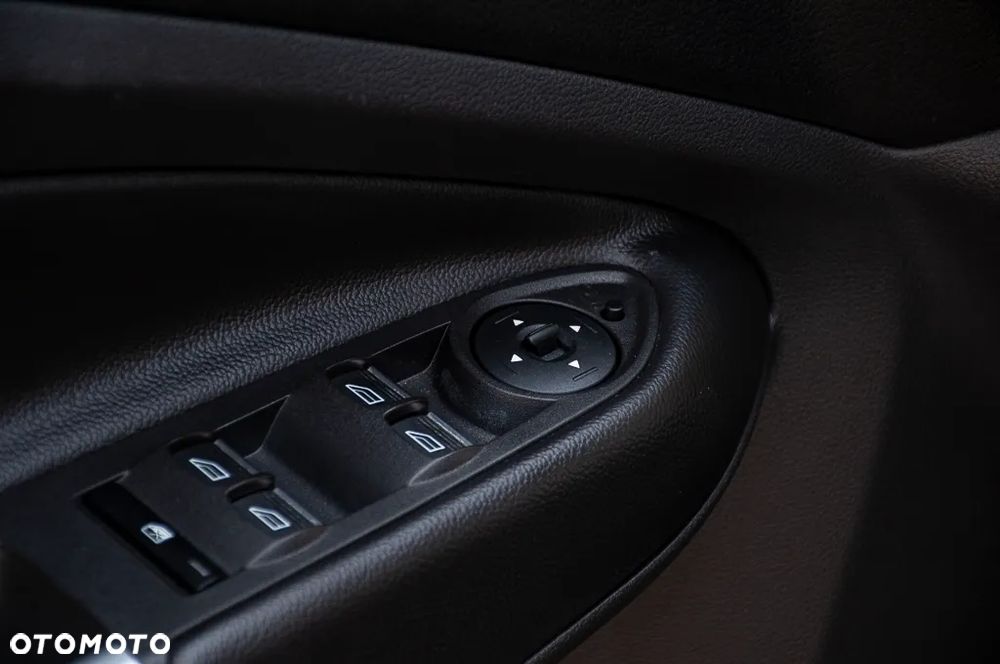 Ford Kuga 1.5 EcoBoost 2x4 ST-Line - 38