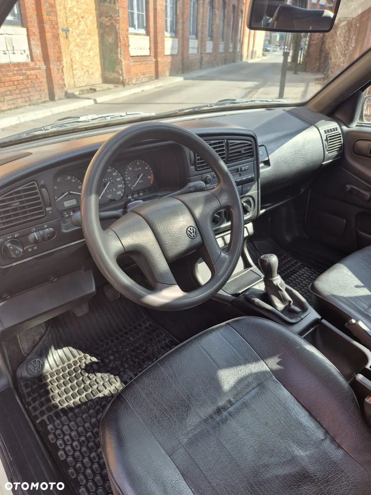 Volkswagen Passat 1.9 TDI CL - 28