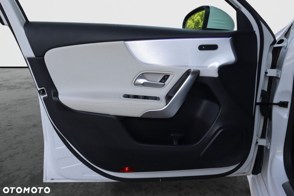 Mercedes-Benz Klasa A 180 AMG Line 7G-DCT - 8