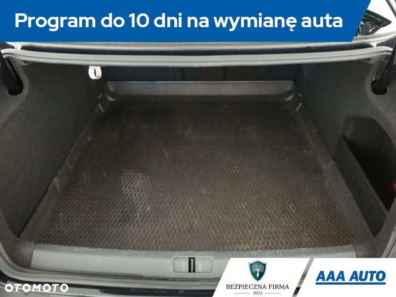 Volkswagen Passat CC - 20