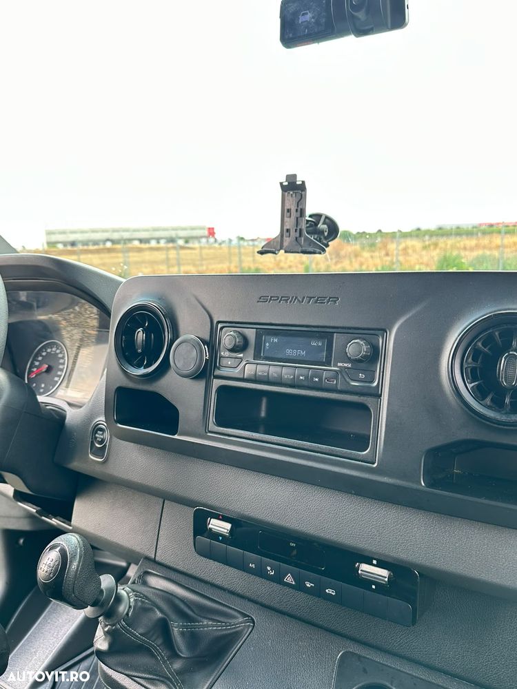 Mercedes-Benz Sprinter - 9