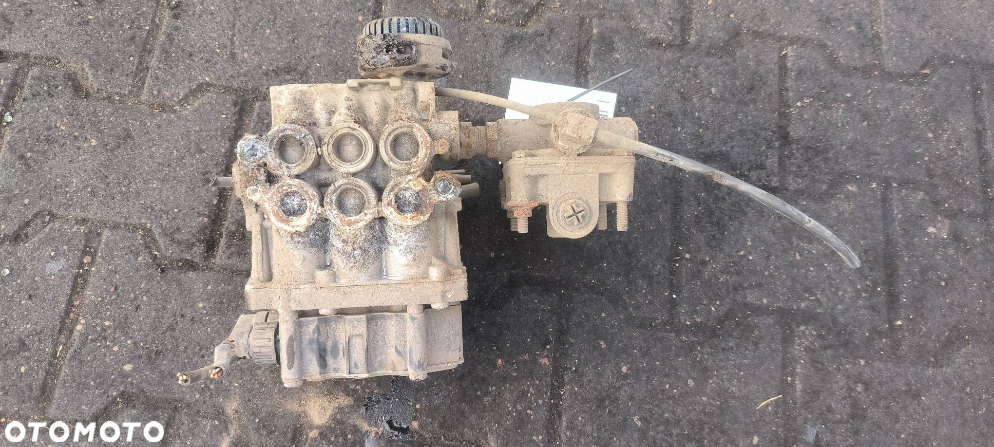 ZAWÓR POWIETRZA MERCEDES - BENZ ATEGO 2528L 4729051110 - 5