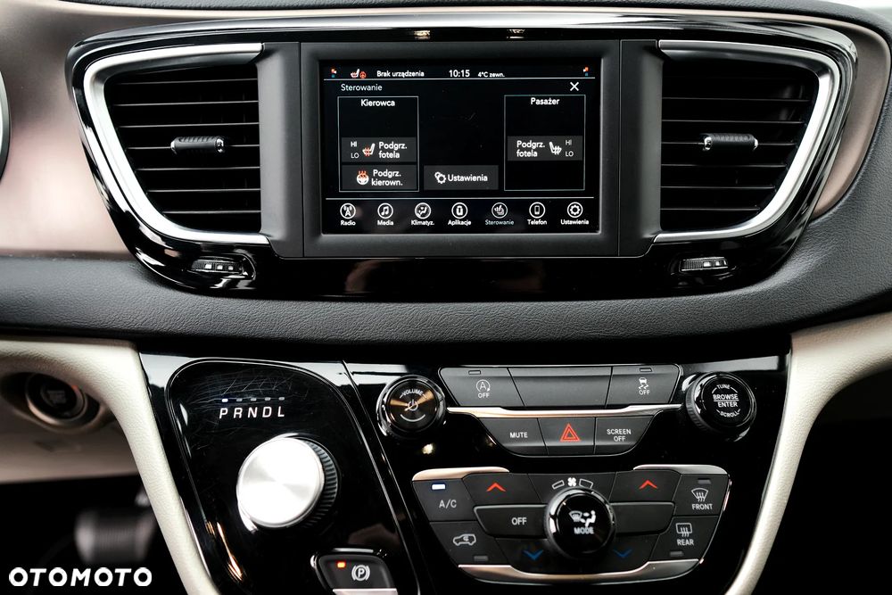 Chrysler Pacifica - 27