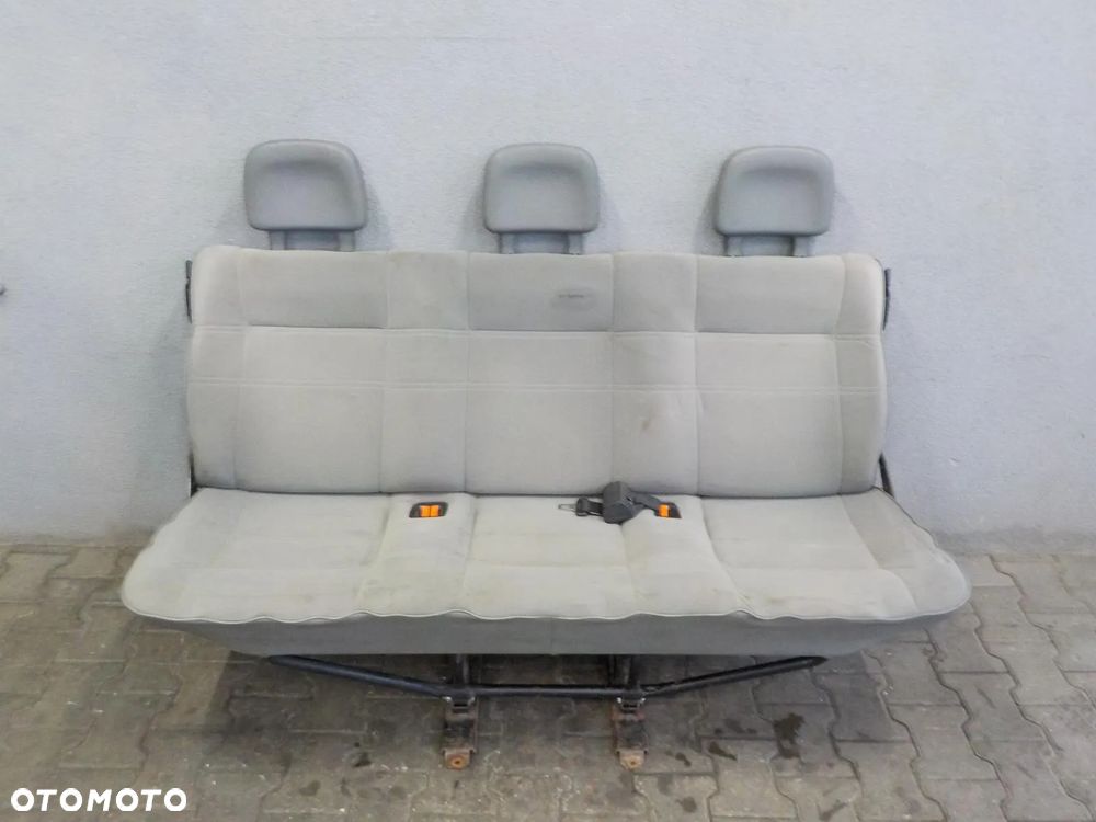 VW T4 FOTEL POTRÓJNY KANAPA ŁAWKA TYŁ TYLNA - 1