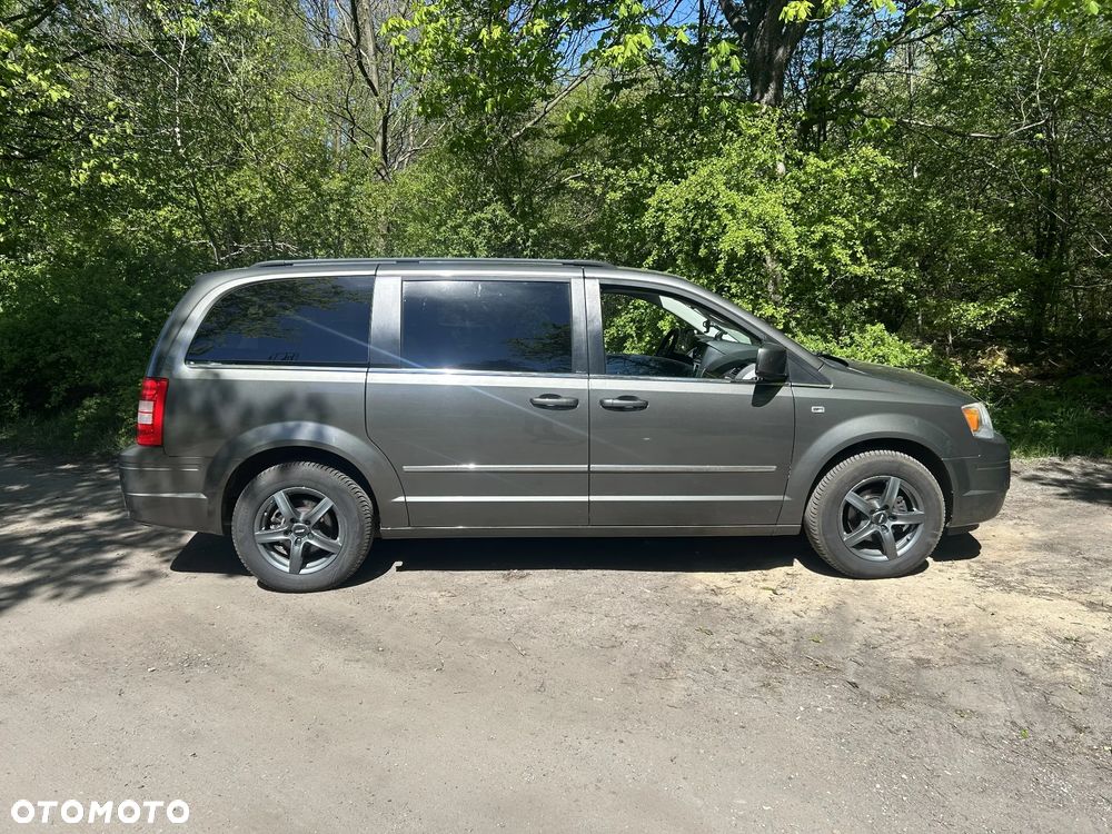 Chrysler Grand Voyager ver-2-8-crd-touring - 1