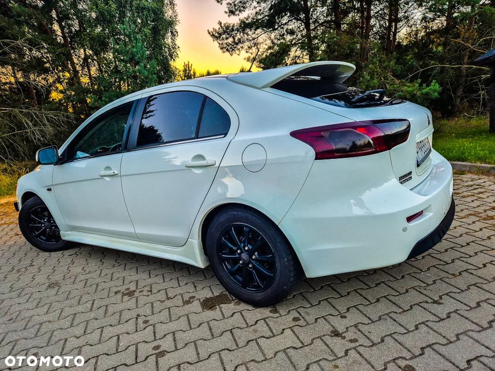 Mitsubishi Lancer 1.6 Invite - 12