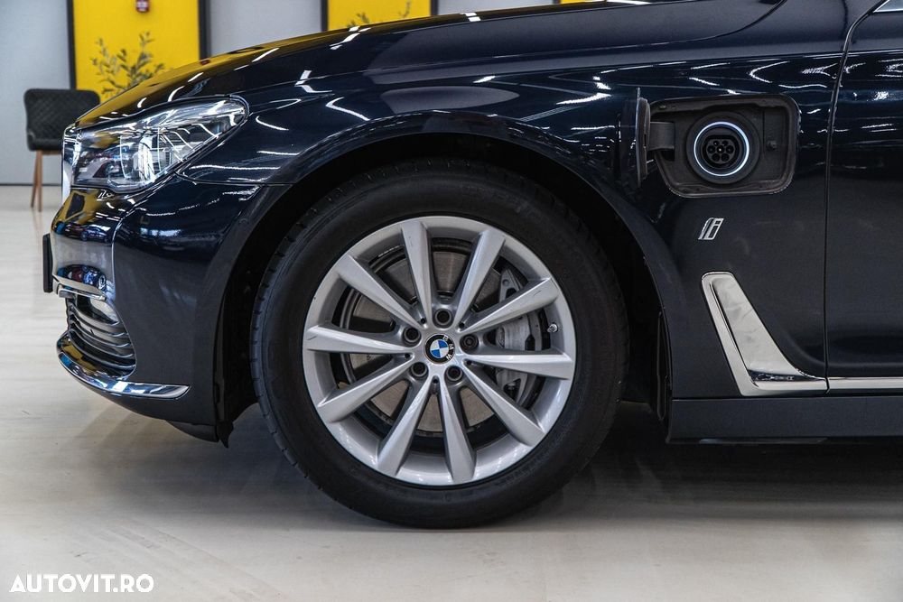 BMW Seria 7 740e iPerformance - 41